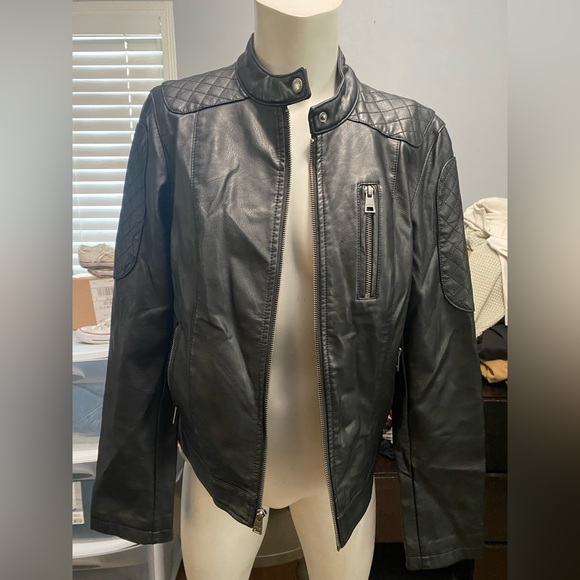 Levi’s faux leather moto jacket size Medium - Picture 2 of 9